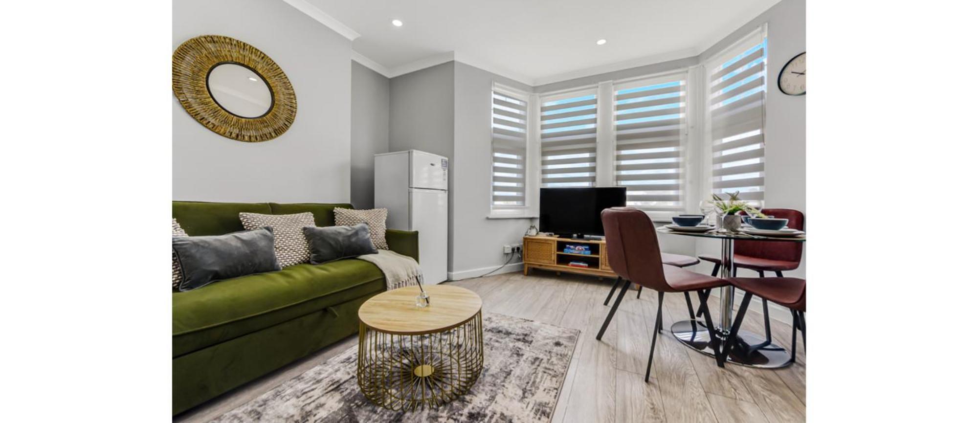 Apartment 2-bedroom Thameside Getaway