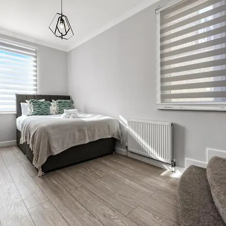 2-Bedroom Thameside Getaway London Exterior photo