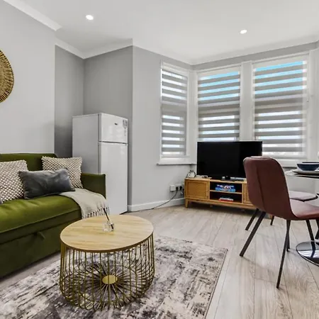 2-Bedroom Thameside Getaway London Exterior photo